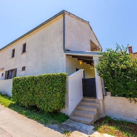 Apartment Eli Daire Banjole